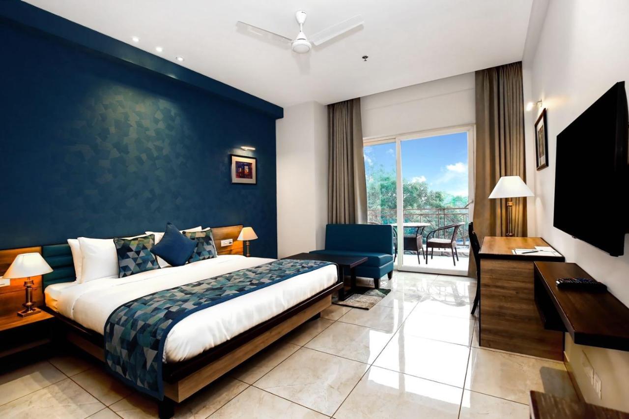 The Zenith - A Boutique Hotel By Hot Millions Mohali Kültér fotó
